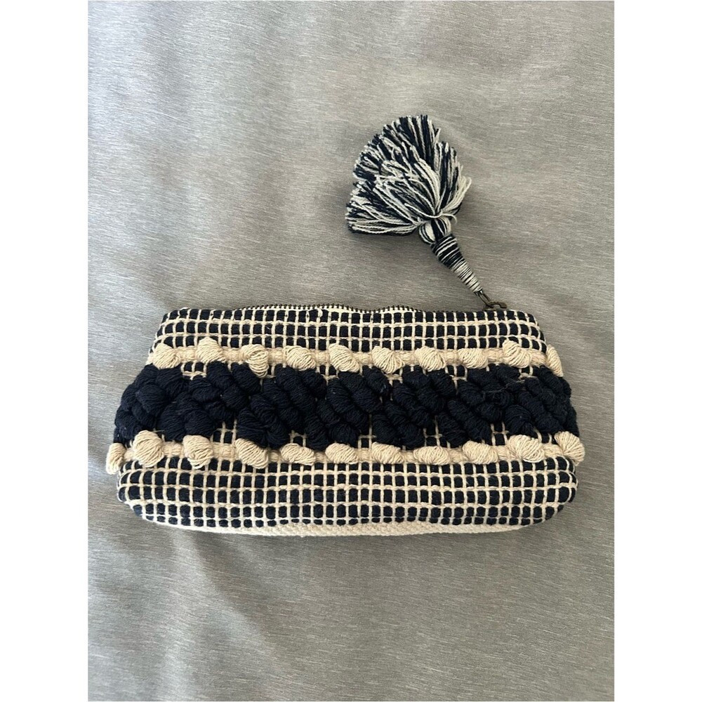NWOT Universal Thread Woven Navy and Cream Clutch Boho